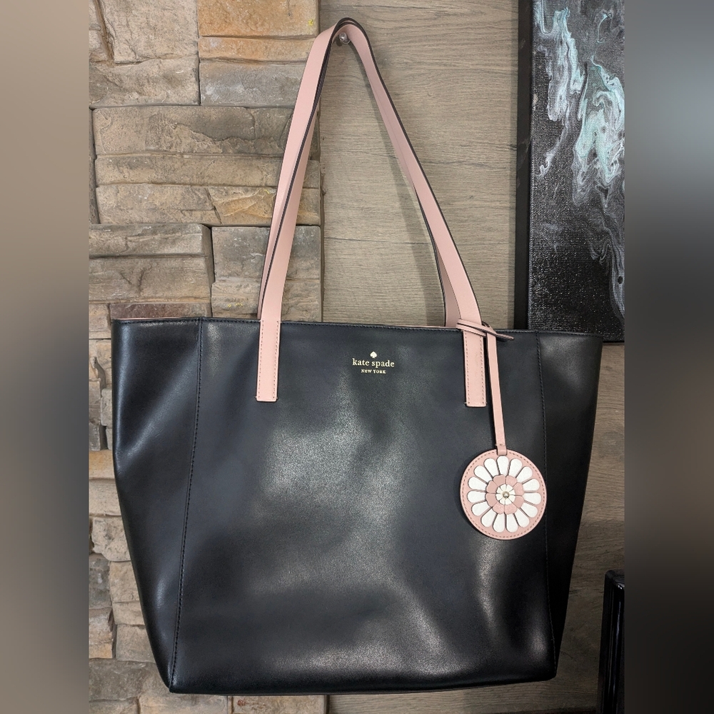 🏔️ Kate Spade Rosa Daisy Tote In Black Smooth Leather